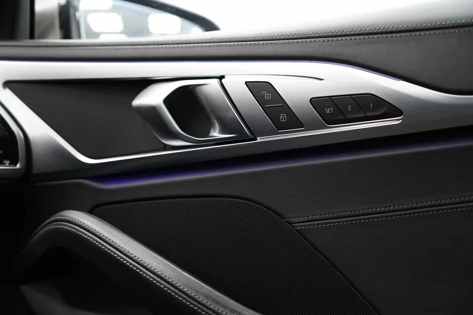 BMW M850 06/2021-photo-28