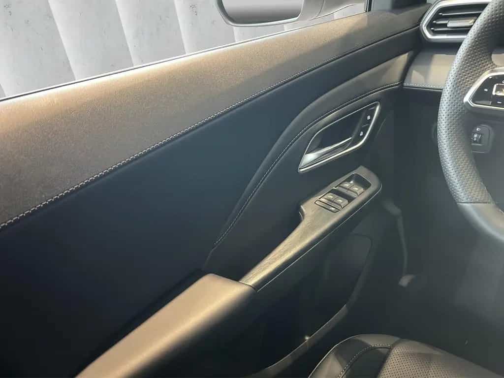 MG ZS Luxury 1.5 Hybrid+ Autom LED ACC GJR RFK SHZ 12/2025-photo-14