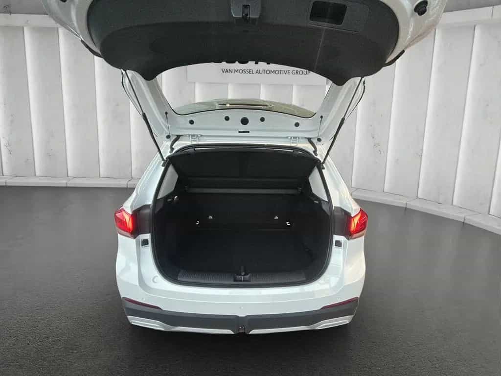 MG ZS Luxury 1.5 Hybrid+ Autom LED ACC GJR RFK SHZ 12/2025-photo-15