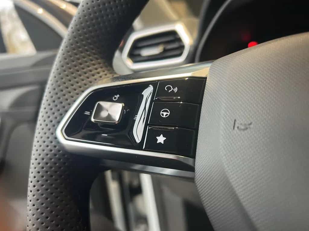 MG ZS Luxury 1.5 Hybrid+ Autom LED ACC GJR RFK SHZ 12/2025-photo-18
