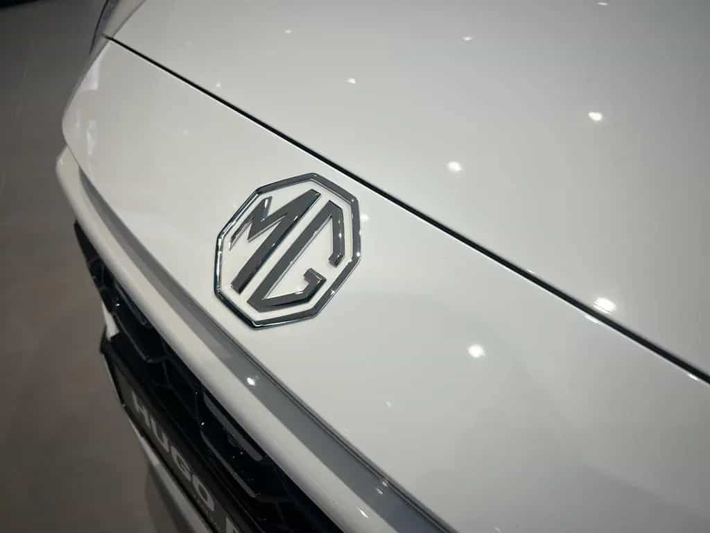MG ZS Luxury 1.5 Hybrid+ Autom LED ACC GJR RFK SHZ 12/2025-photo-22