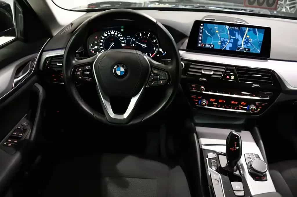 BMW 5 Series 520d Limousine*1HD*ALU*NAVI*PDC*SHZ*LED*TEMPOMAT 09/2019-photo-13