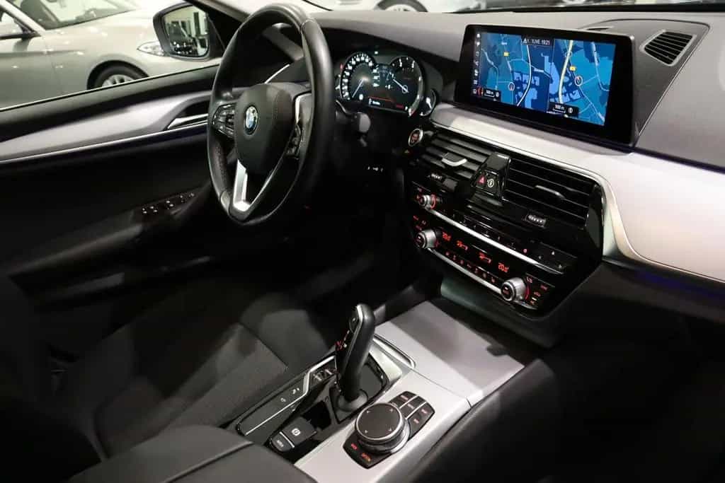 BMW 5 Series 520d Limousine*1HD*ALU*NAVI*PDC*SHZ*LED*TEMPOMAT 09/2019-photo-27