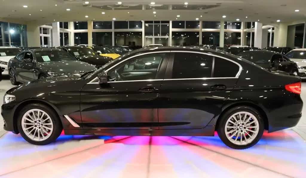 BMW 5 Series 520d Limousine*1HD*ALU*NAVI*PDC*SHZ*LED*TEMPOMAT 09/2019-photo-3