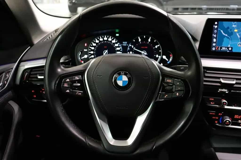 BMW 5 Series 520d Limousine*1HD*ALU*NAVI*PDC*SHZ*LED*TEMPOMAT 09/2019-photo-30