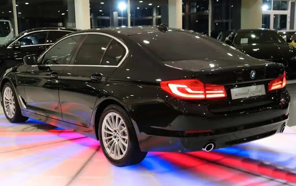 BMW 5 Series 520d Limousine*1HD*ALU*NAVI*PDC*SHZ*LED*TEMPOMAT 09/2019-photo-5