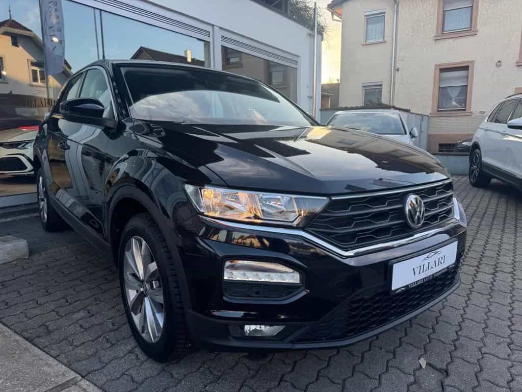 Volkswagen T-Roc 06/2018-photo-1