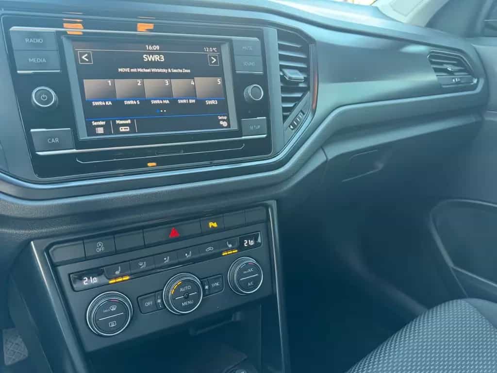 Volkswagen T-Roc 06/2018-photo-7