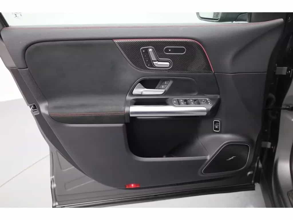 Mercedes-Benz GLA-Class 35 4M AMG magno RIDE Burm Distronic Panorama 12/2020-photo-11