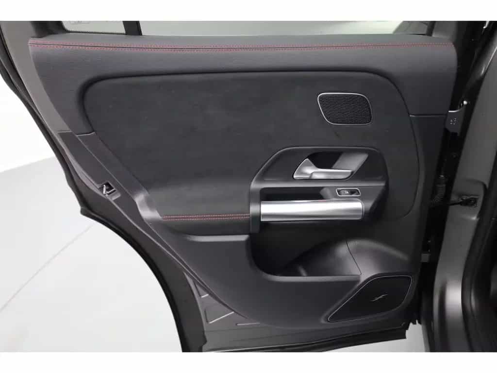 Mercedes-Benz GLA-Class 35 4M AMG magno RIDE Burm Distronic Panorama 12/2020-photo-12