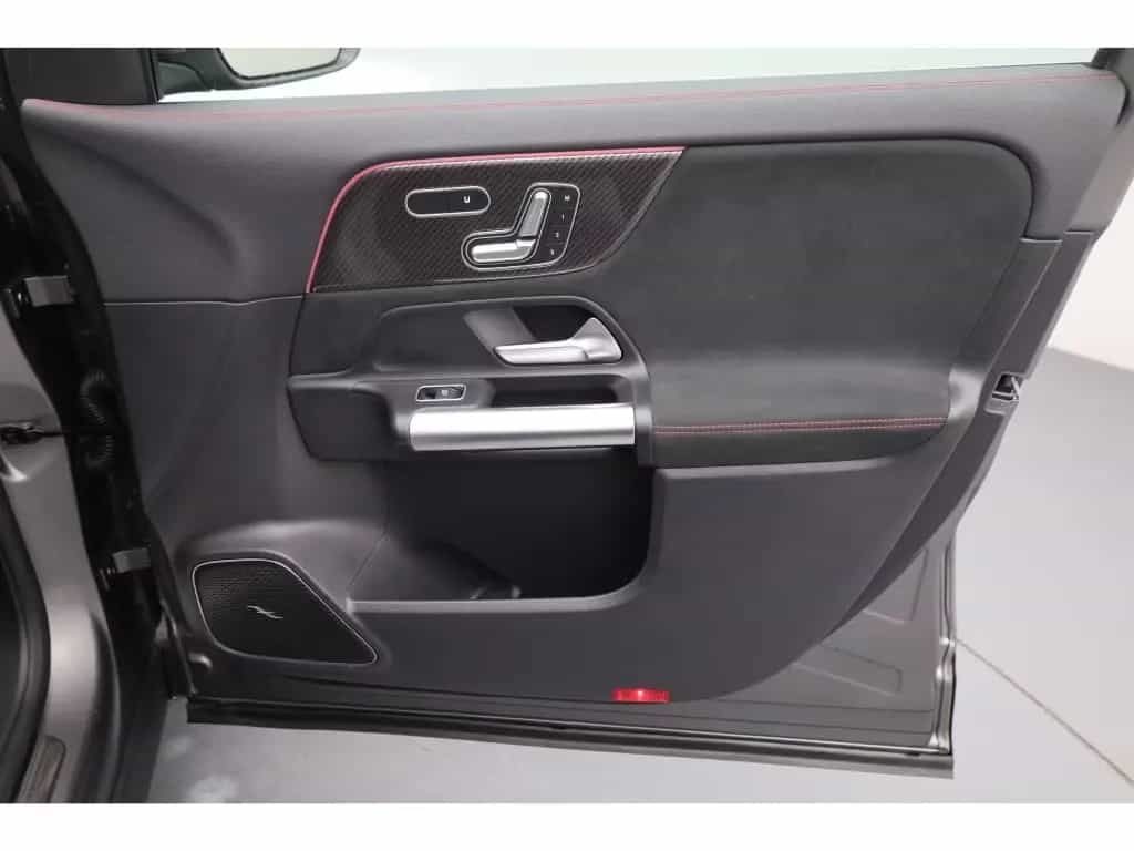 Mercedes-Benz GLA-Class 35 4M AMG magno RIDE Burm Distronic Panorama 12/2020-photo-13