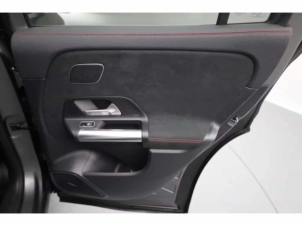 Mercedes-Benz GLA-Class 35 4M AMG magno RIDE Burm Distronic Panorama 12/2020-photo-15