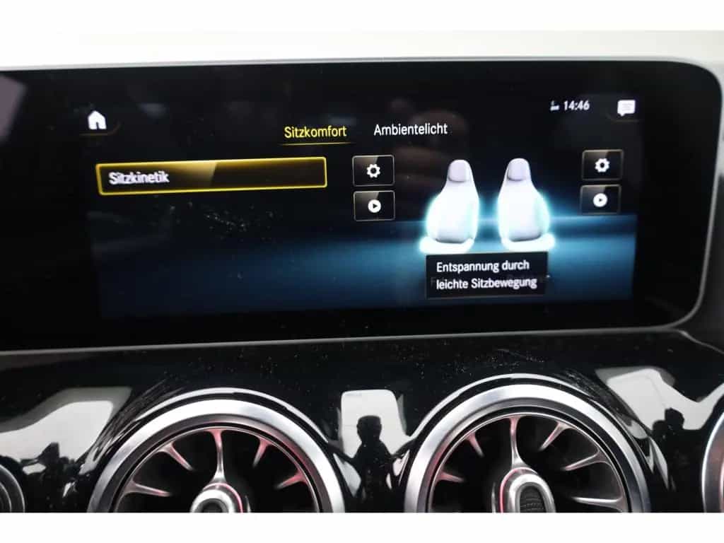 Mercedes-Benz GLA-Class 35 4M AMG magno RIDE Burm Distronic Panorama 12/2020-photo-27