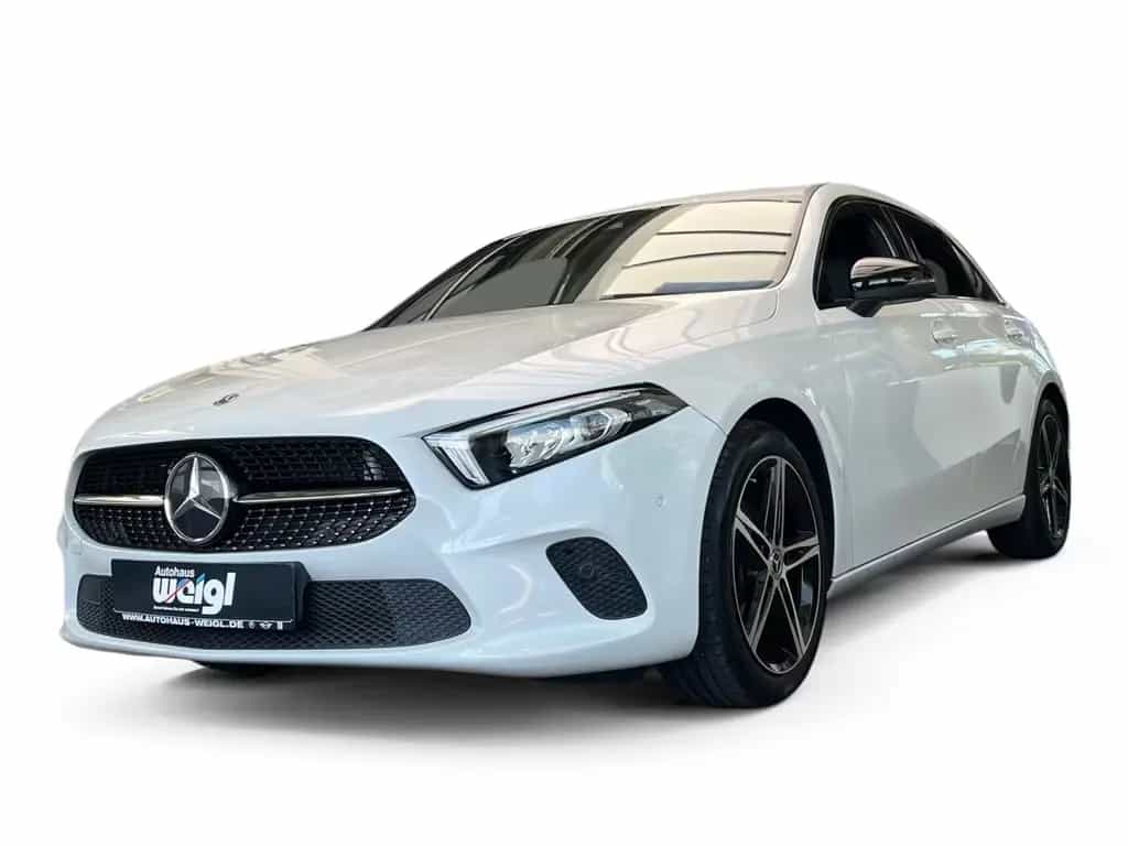 Mercedes-Benz A 180 Automat Spurhalte-&Parkassist+Navi+AHK+LED 10/2018-photo-0