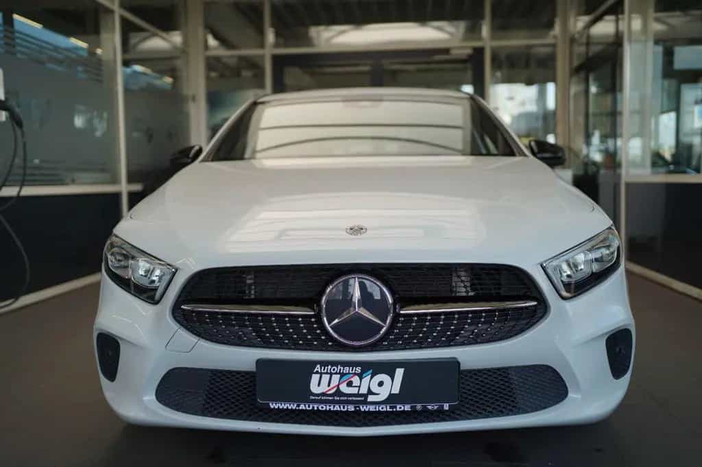 Mercedes-Benz A 180 Automat Spurhalte-&Parkassist+Navi+AHK+LED 10/2018-photo-5