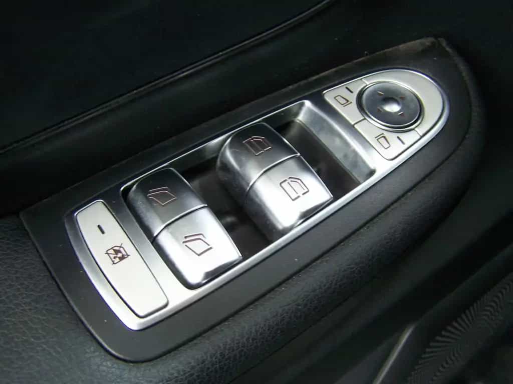 Mercedes-Benz V 220 d RISE kompakt 1.HAND+NAVI+BETT+PDC+KAM 07/2019-photo-5