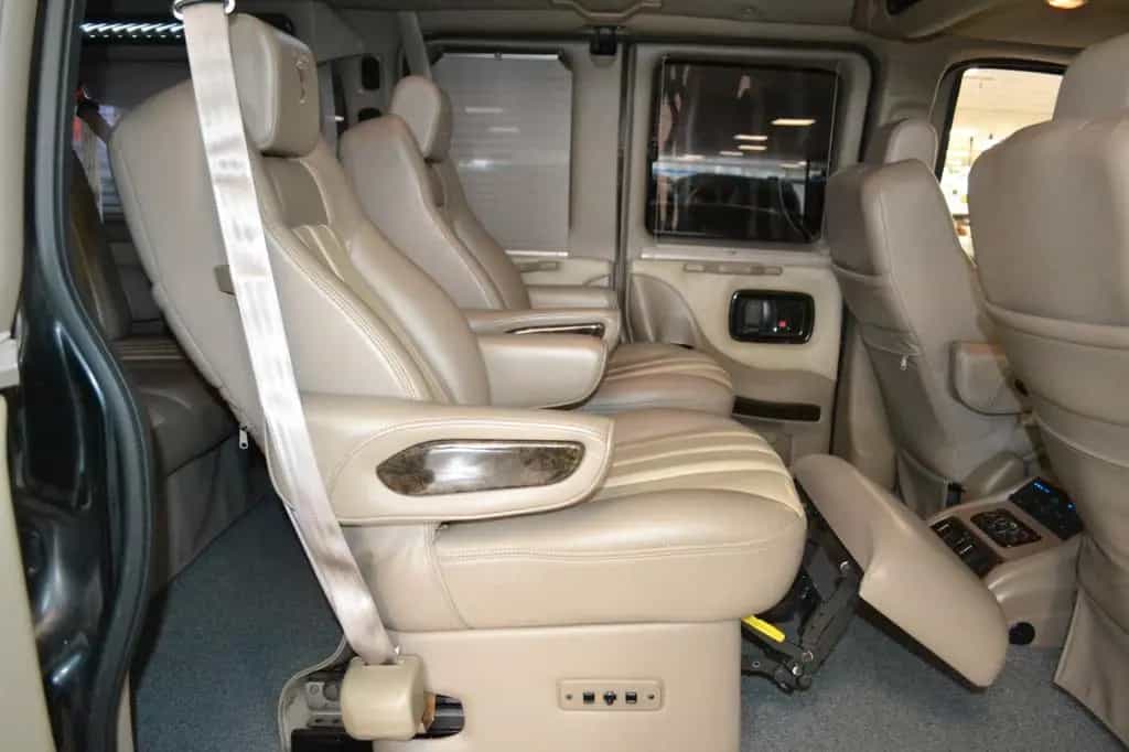 GMC Savana Express 5,3l V8 Explorer Limited SE 10/2014-photo-2