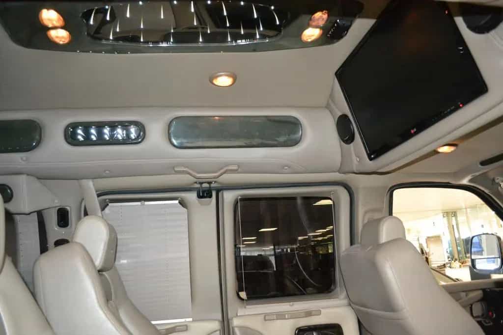 GMC Savana Express 5,3l V8 Explorer Limited SE 10/2014-photo-3