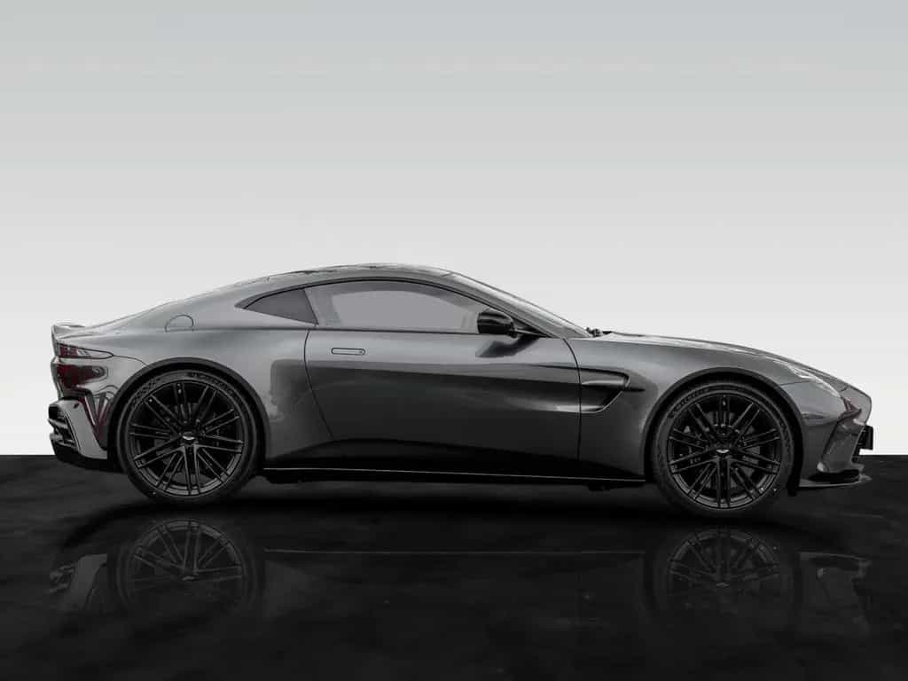 Aston Martin V8 Vantage | B&W Audio | Carbon Interior 02/2025-photo-2