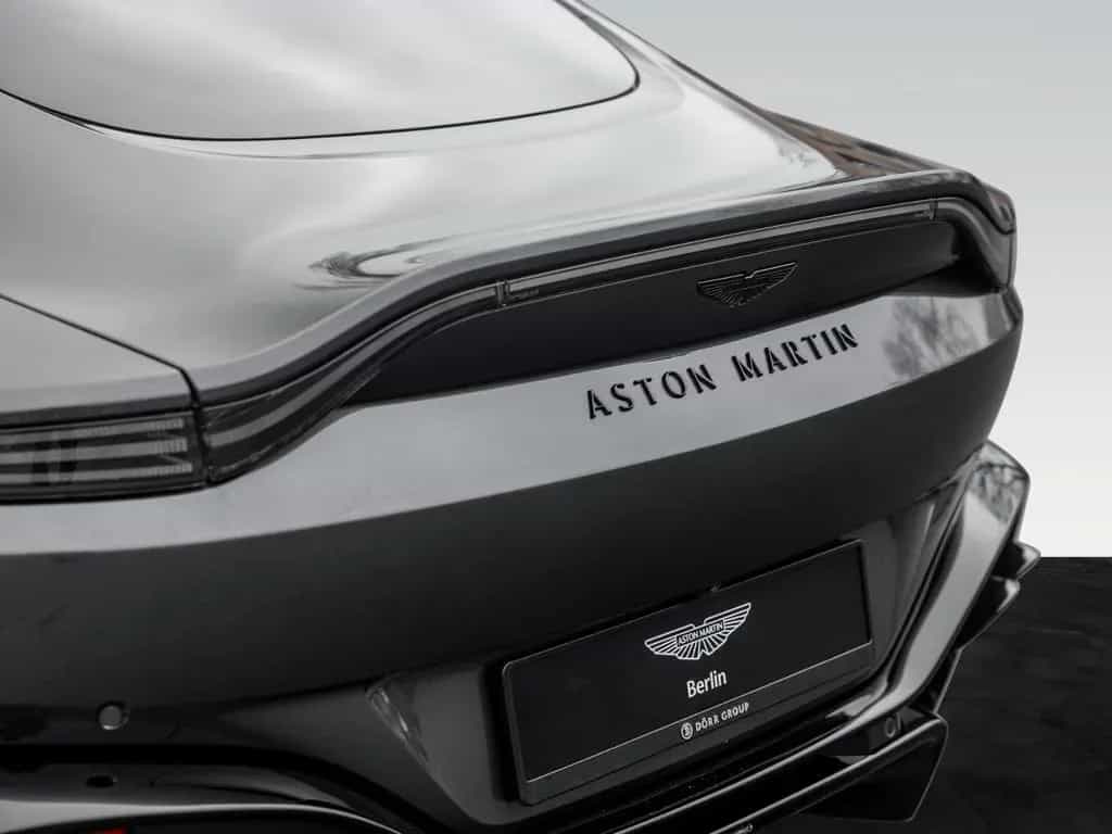 Aston Martin V8 Vantage | B&W Audio | Carbon Interior 02/2025-photo-22