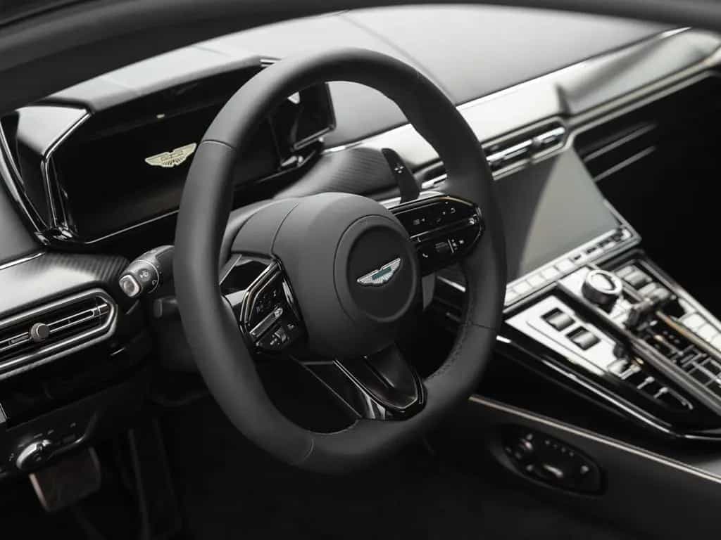 Aston Martin V8 Vantage | B&W Audio | Carbon Interior 02/2025-photo-30