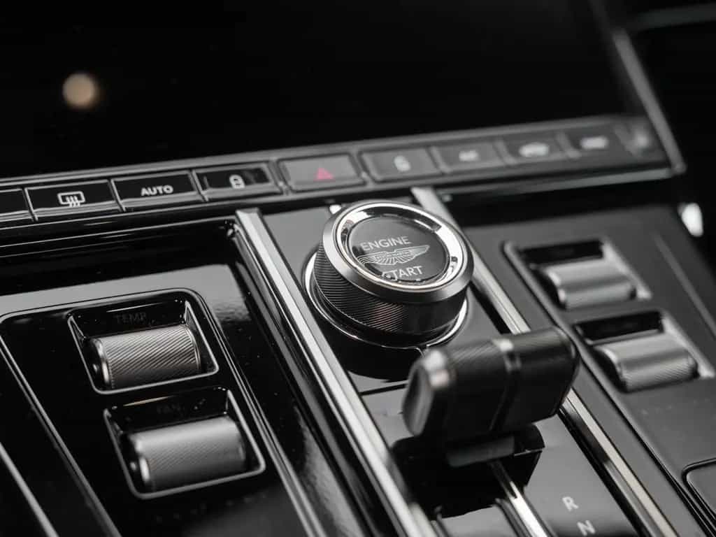Aston Martin V8 Vantage | B&W Audio | Carbon Interior 02/2025-photo-36