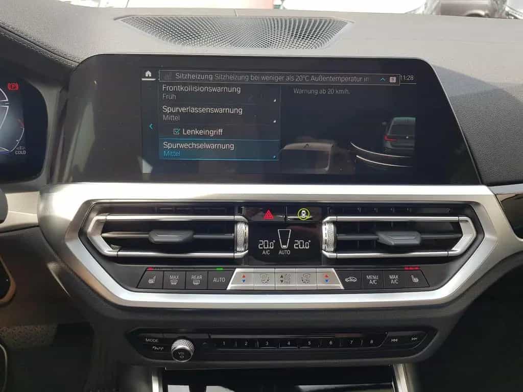 BMW 320 d xDrive TOURING LUXURY LINE LIVE PROF FREUDE 10/2021-photo-19