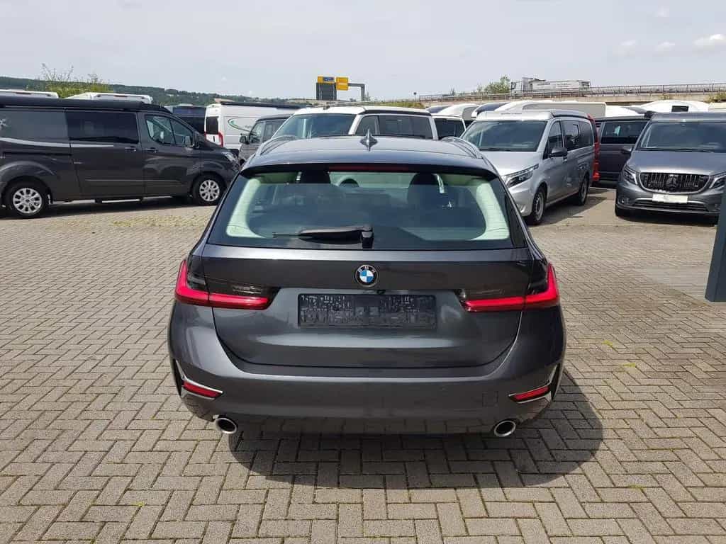 BMW 320 d xDrive TOURING LUXURY LINE LIVE PROF FREUDE 10/2021-photo-4