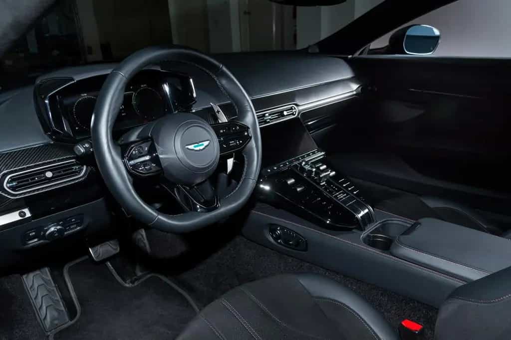 Aston Martin V8 Vantage 4.0 V8 10/2025-photo-11