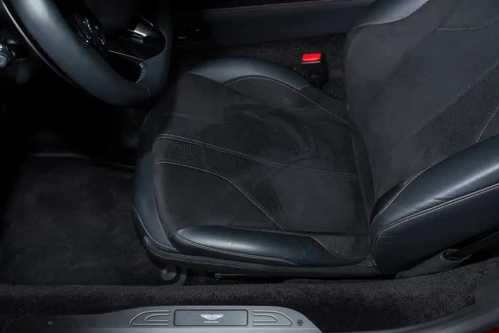 Aston Martin V8 Vantage 4.0 V8 10/2025-photo-14
