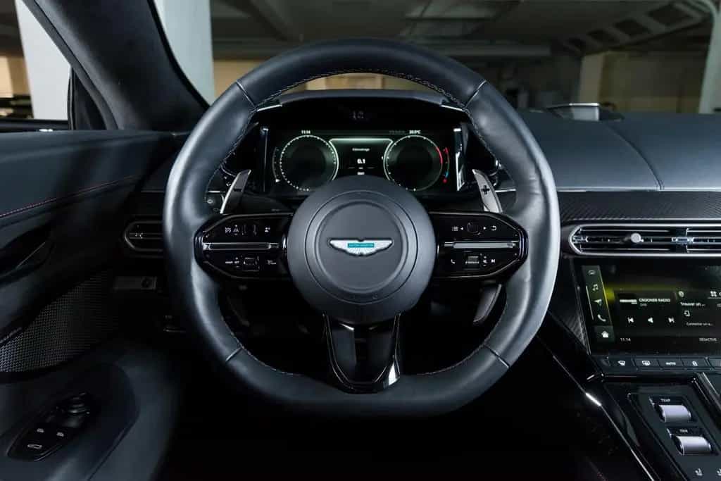 Aston Martin V8 Vantage 4.0 V8 10/2025-photo-17
