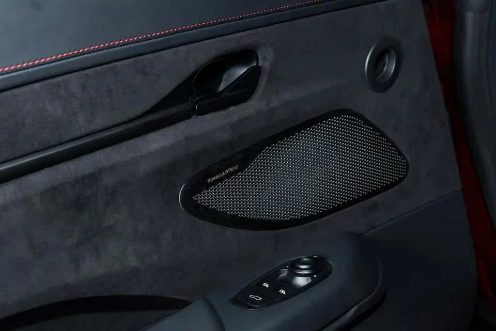 Aston Martin V8 Vantage 4.0 V8 10/2025-photo-27