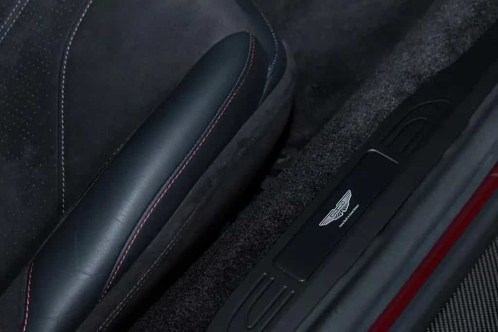 Aston Martin V8 Vantage 4.0 V8 10/2025-photo-28
