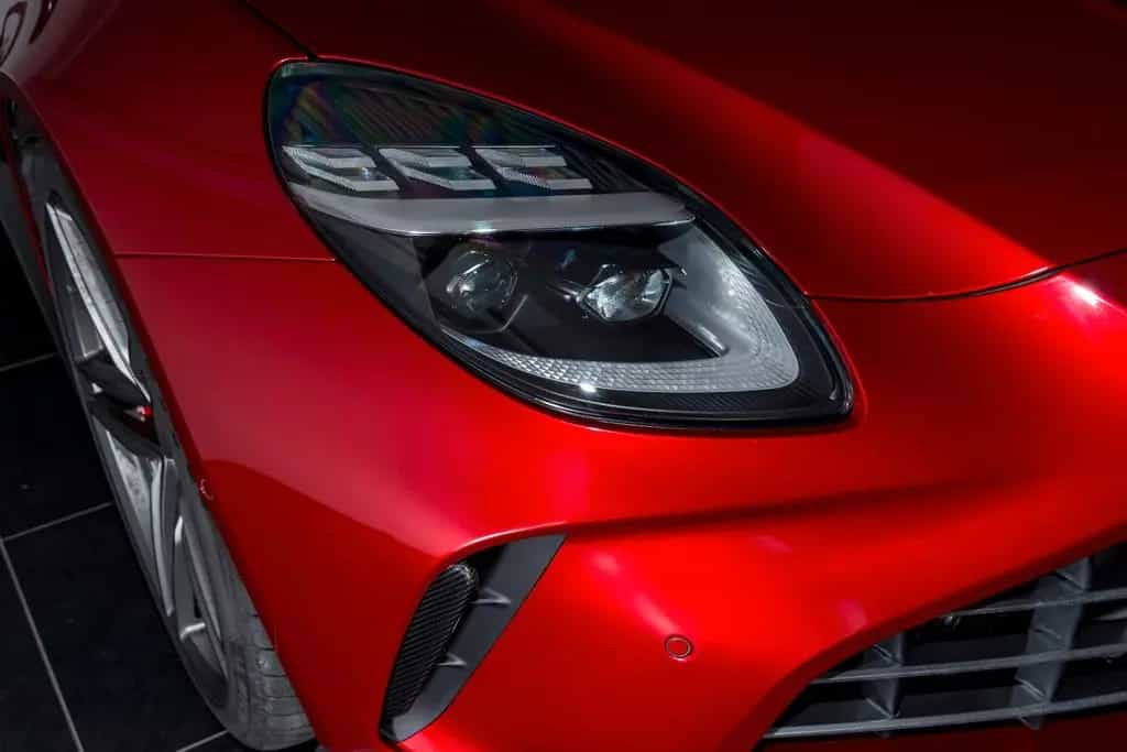 Aston Martin V8 Vantage 4.0 V8 10/2025-photo-32