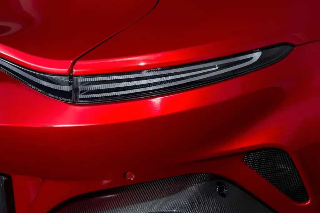 Aston Martin V8 Vantage 4.0 V8 10/2025-photo-42