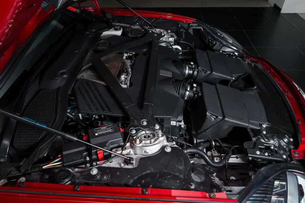 Aston Martin V8 Vantage 4.0 V8 10/2025-photo-47