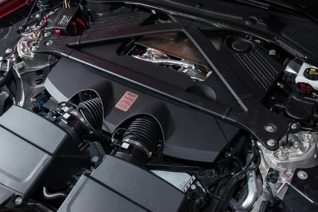 Aston Martin V8 Vantage 4.0 V8 10/2025-photo-48