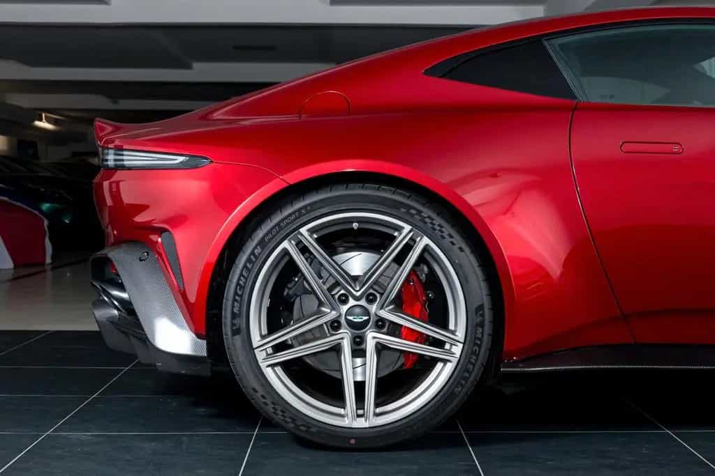 Aston Martin V8 Vantage 4.0 V8 10/2025-photo-9