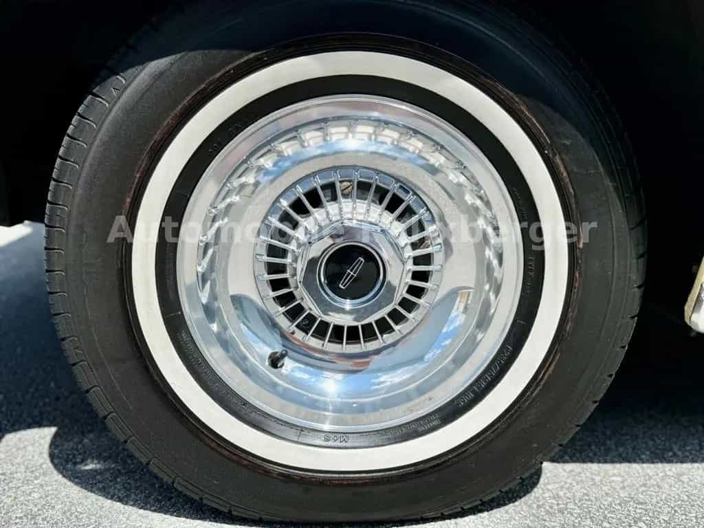 Lincoln Town Car Coupe 1 of 144 with only 35´000miles 07/1977-photo-10