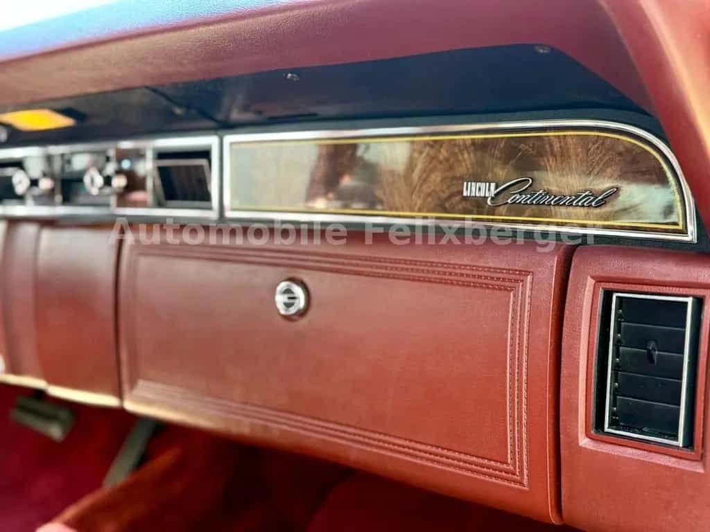 Lincoln Town Car Coupe 1 of 144 with only 35´000miles 07/1977-photo-17