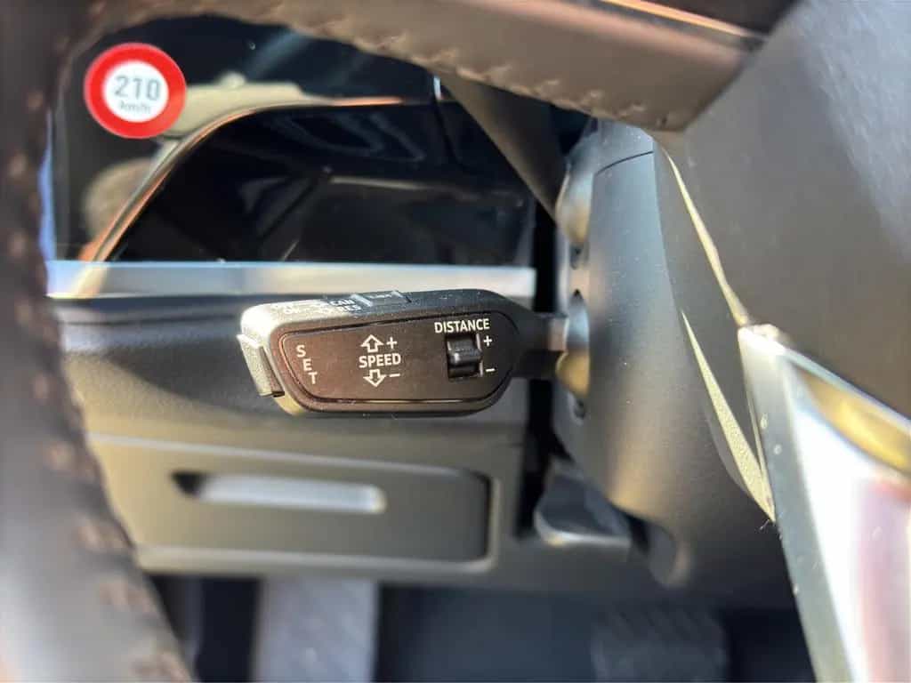 Audi Q3 40 TFSI quattro LEDER LED NAV PDC SERVICE NEU 02/2020-photo-23