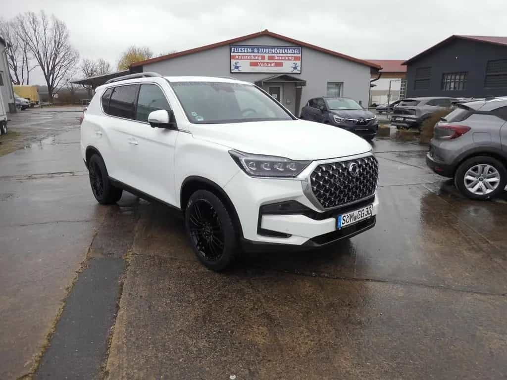 KGM Rexton 2.2D Lux 8AT 4WD Leder, Navi, Sitzh, AHK 12/2025-photo-2