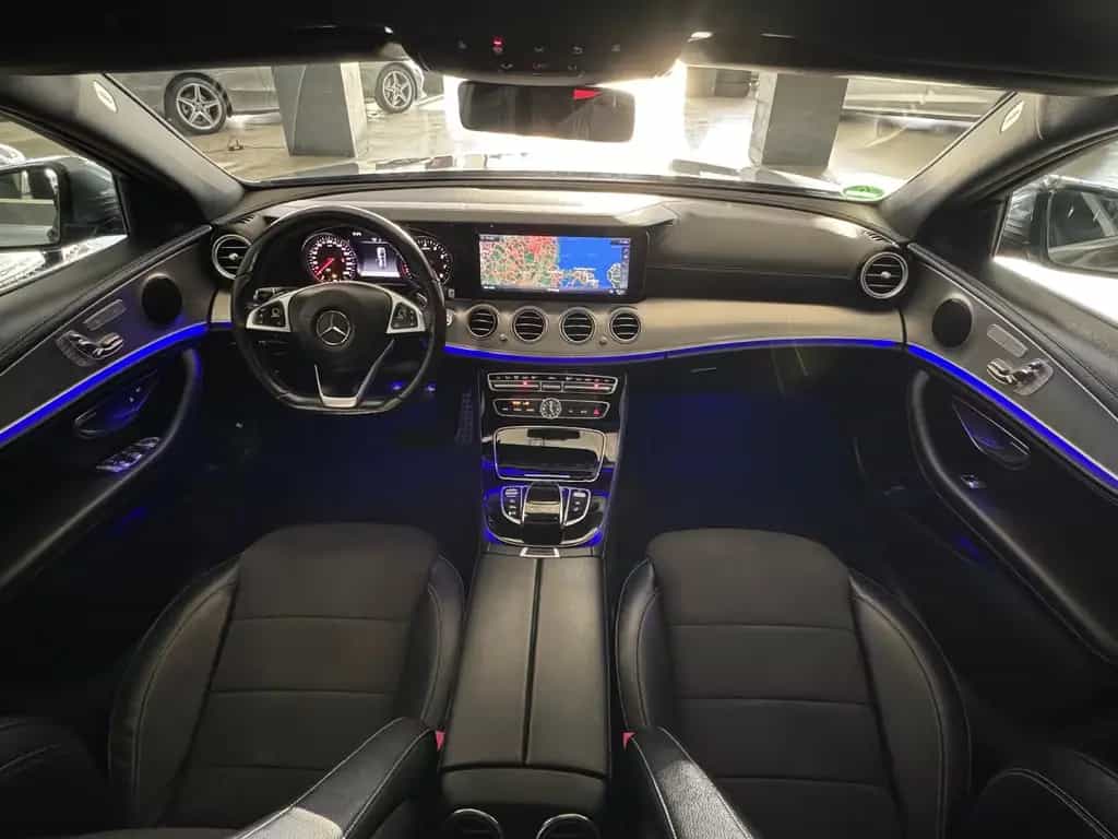 Mercedes-Benz E 250 T 9GT 2X AMG LINE DISTRONIC MEMORY 20 ZOLL 03/2018-photo-17