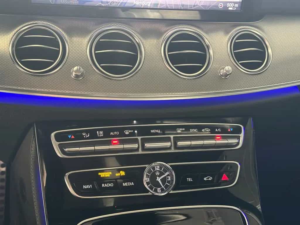 Mercedes-Benz E 250 T 9GT 2X AMG LINE DISTRONIC MEMORY 20 ZOLL 03/2018-photo-45