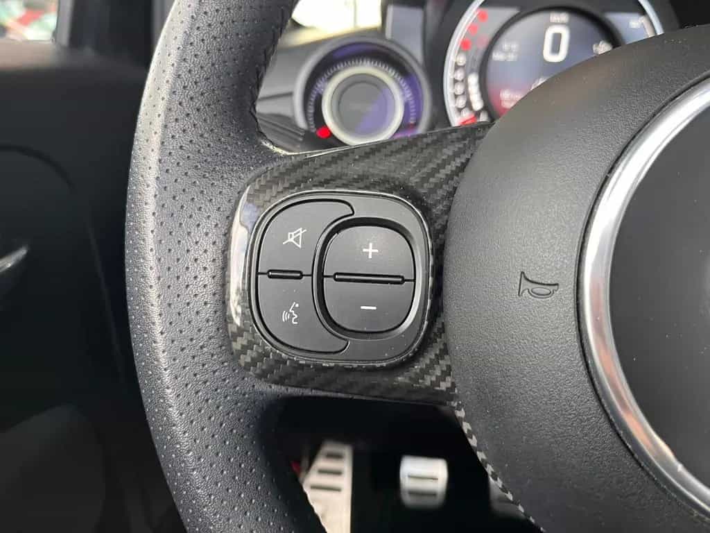Abarth 695C Cabrio KLIMA NAV BEATS LEDER 03/2024-photo-12
