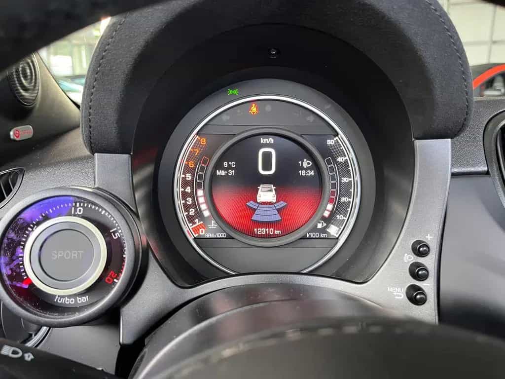Abarth 695C Cabrio KLIMA NAV BEATS LEDER 03/2024-photo-16