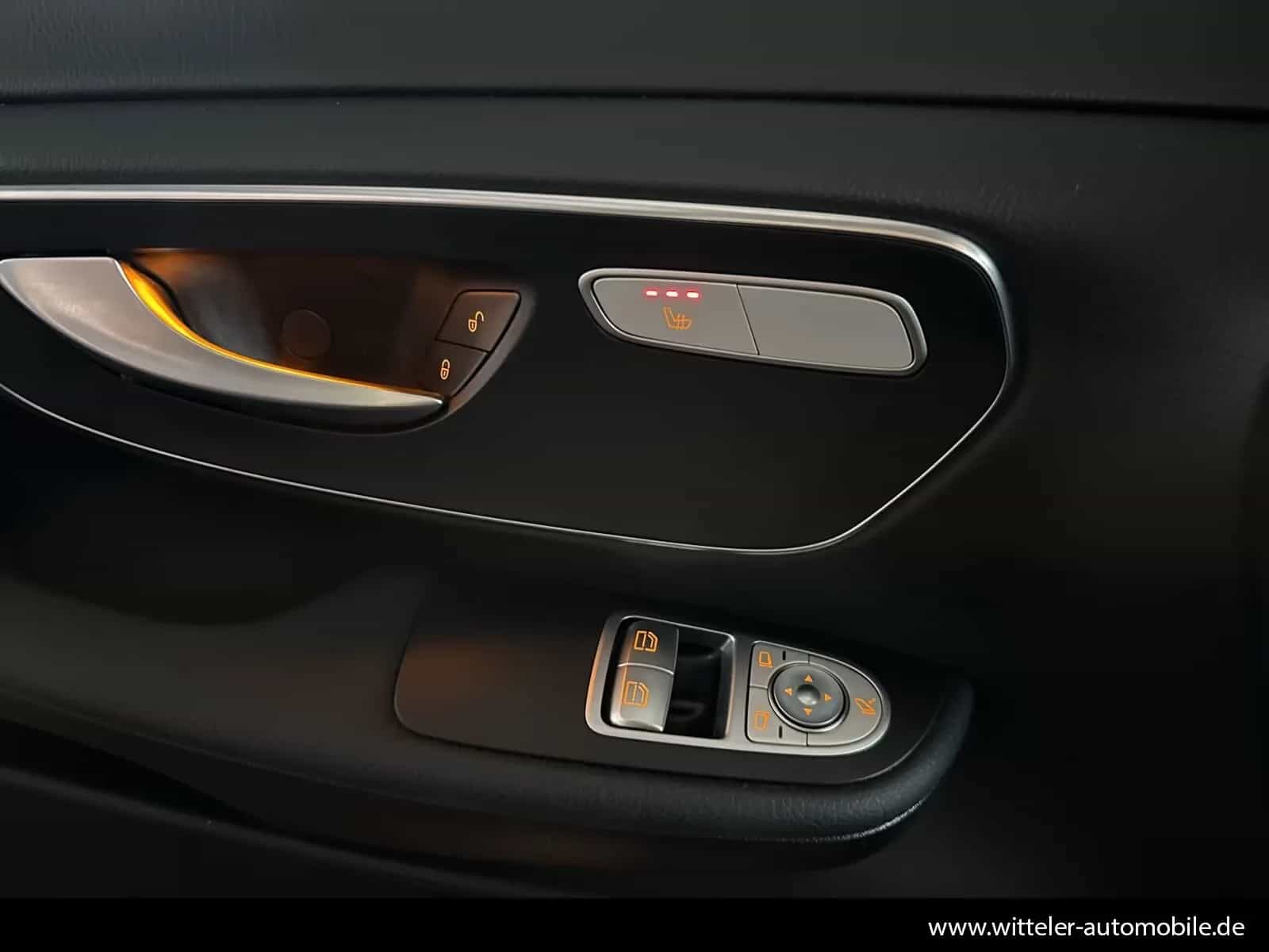 Mercedes-Benz V-Class 300 02/2021-photo-11
