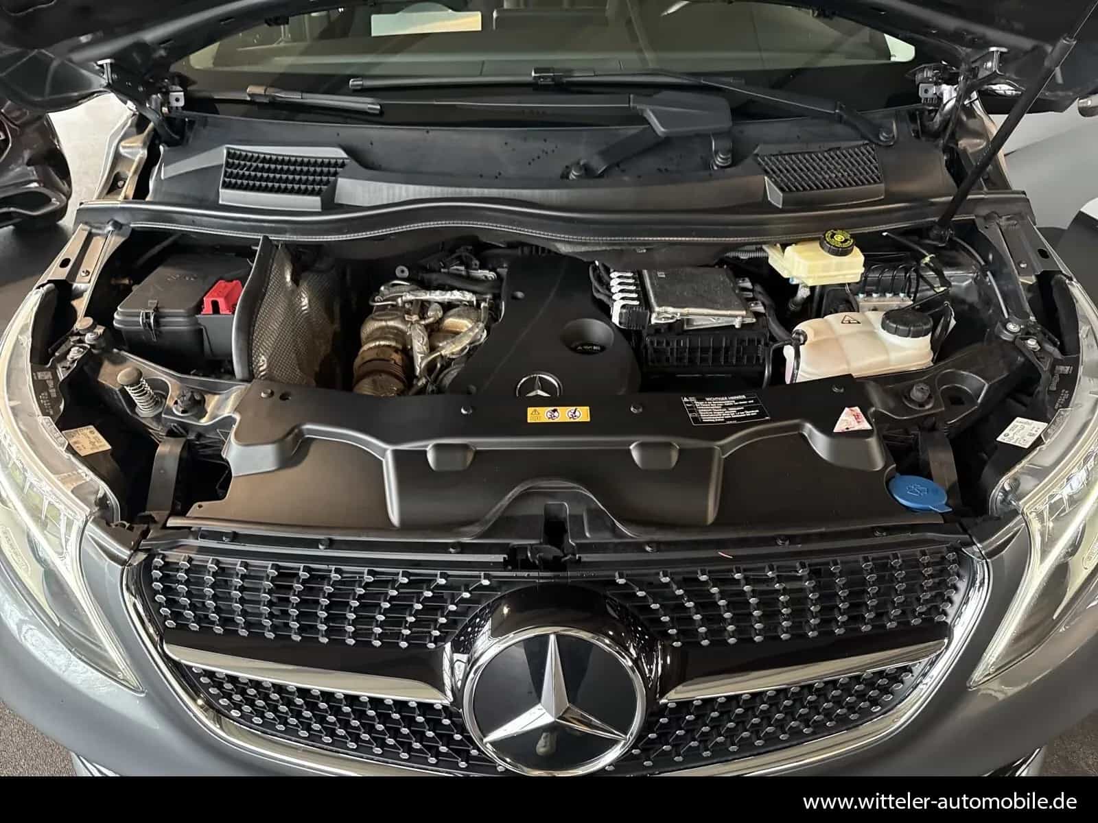 Mercedes-Benz V-Class 300 02/2021-photo-13