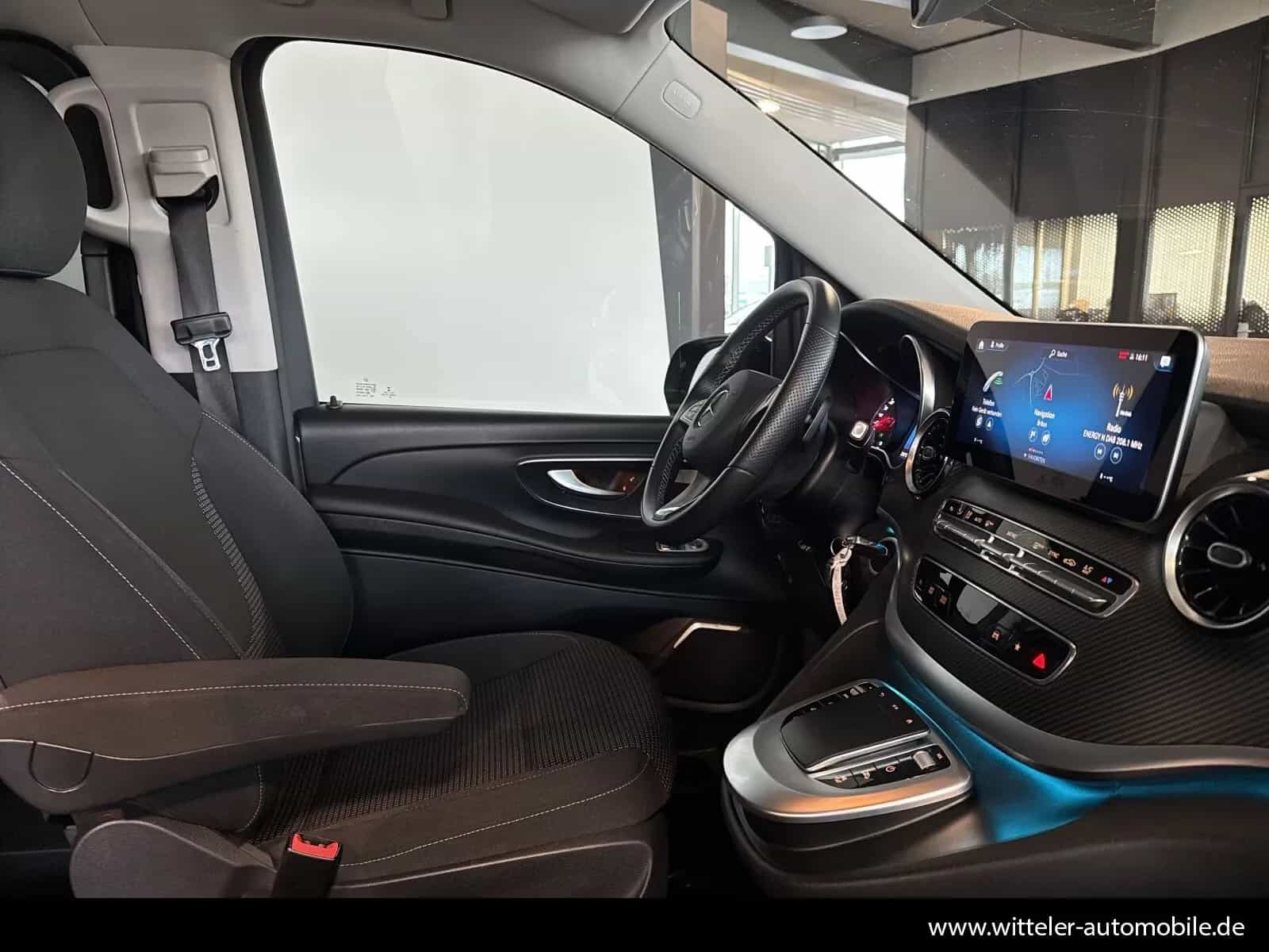 Mercedes-Benz V-Class 300 02/2021-photo-5