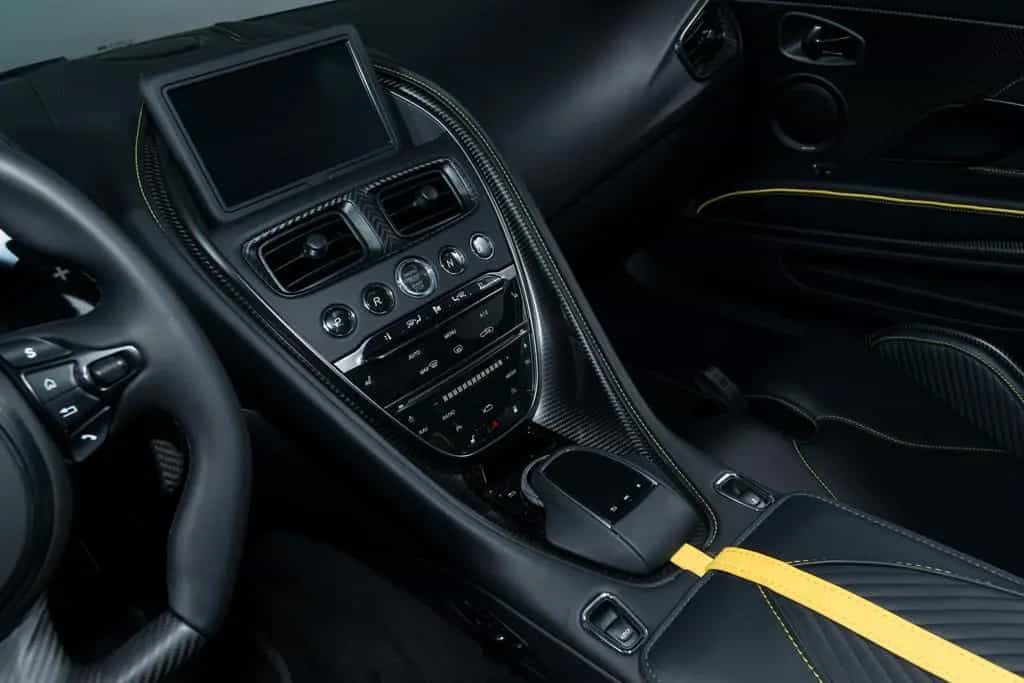 Aston Martin DBS 5.2 V12 Volante 770 Ultimate 08/2023-photo-27